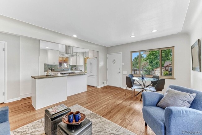 Building Photo - W 39th Ave Duplex