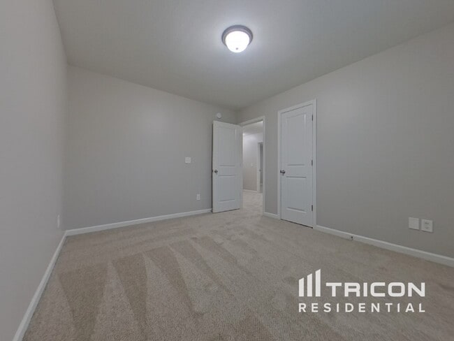 Building Photo - 909 Northern Dancer Ln