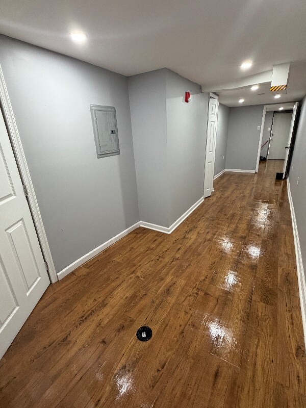 Building Photo - 200 E Albanus St