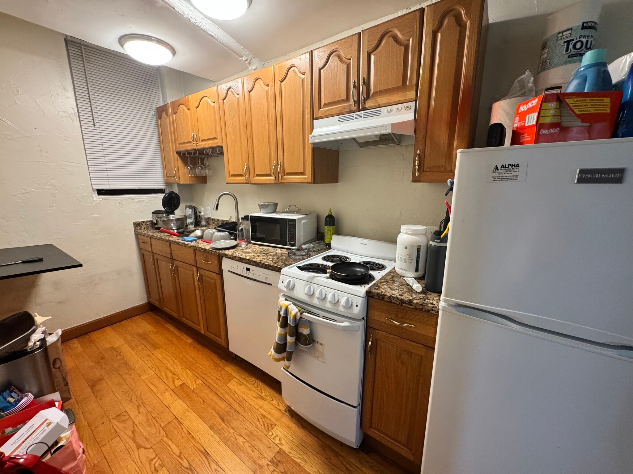 Building Photo - 242 Hemenway St