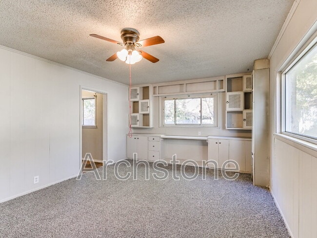 Building Photo - 527 E Boeing Dr
