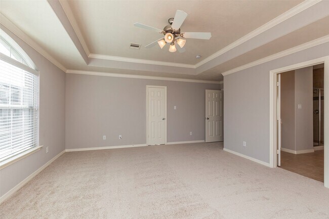 Building Photo - 10126 Holly Chase Dr