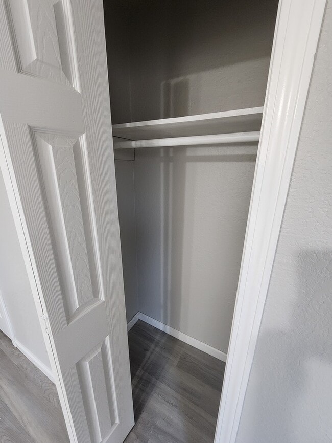 Building Photo - 205 Waverly Dr