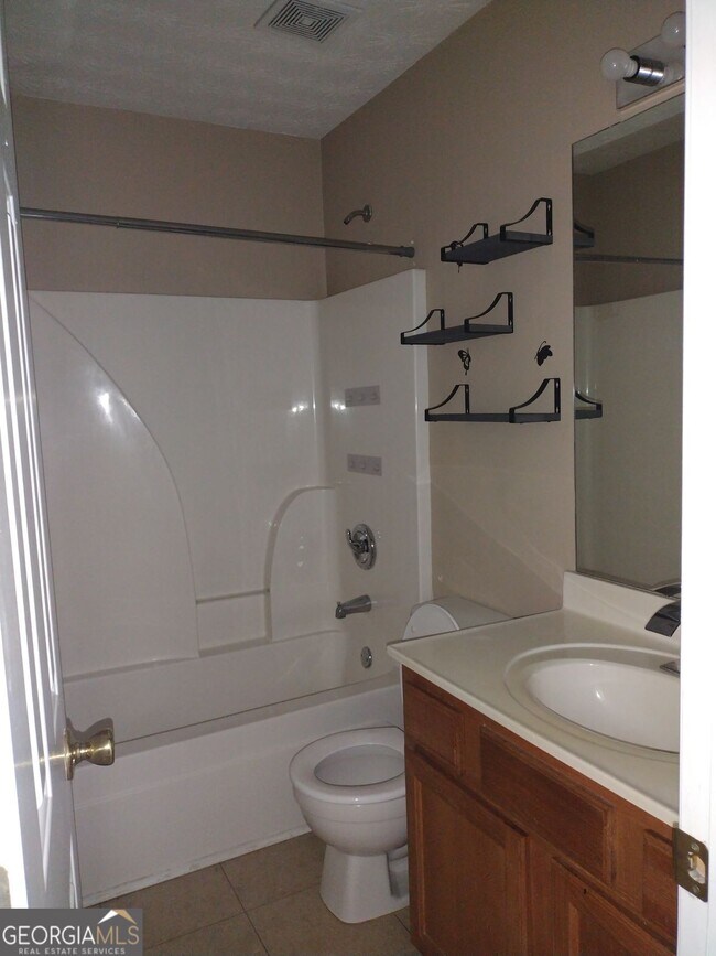 Building Photo - 2588 Rainmaker Dr