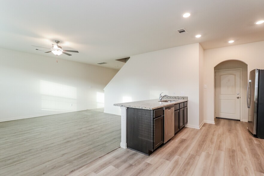 Building Photo - 23135 Shakespeare Dr