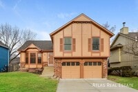 Building Photo - 6438 Roundtree St
