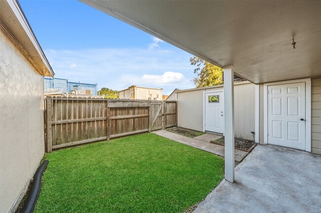 Building Photo - 205 Granberry St