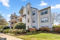 Building Photo - 6923 Victoria Dr