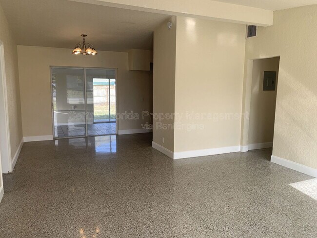 Building Photo - 202 Bamboo Dr