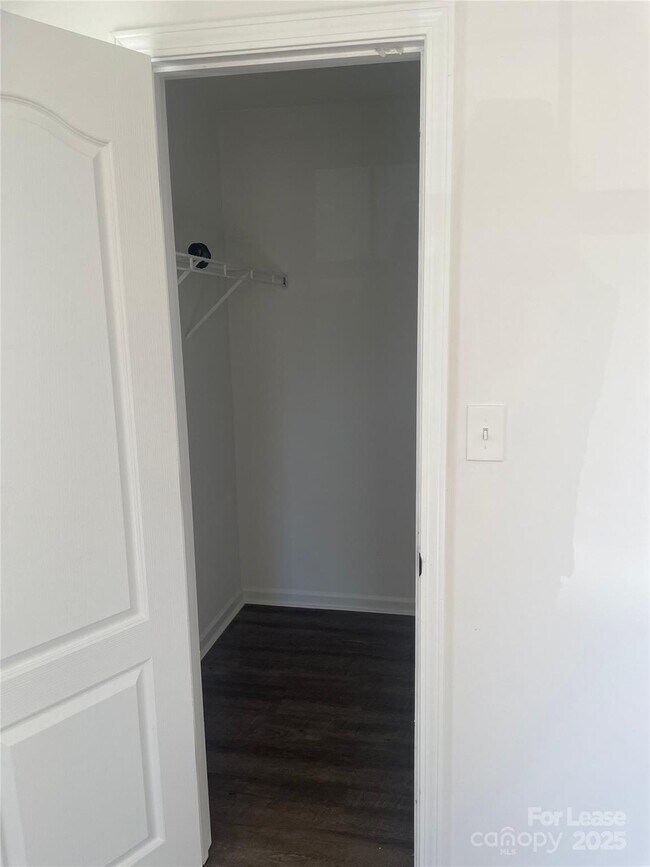 Building Photo - 242 Amir Cir