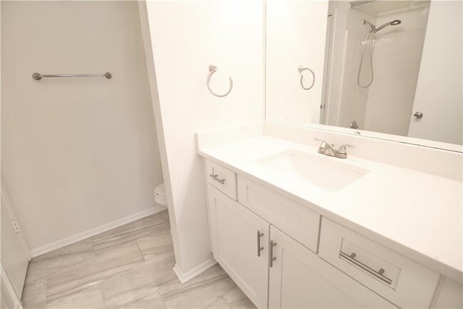 Building Photo - 34 Little Silver Ct