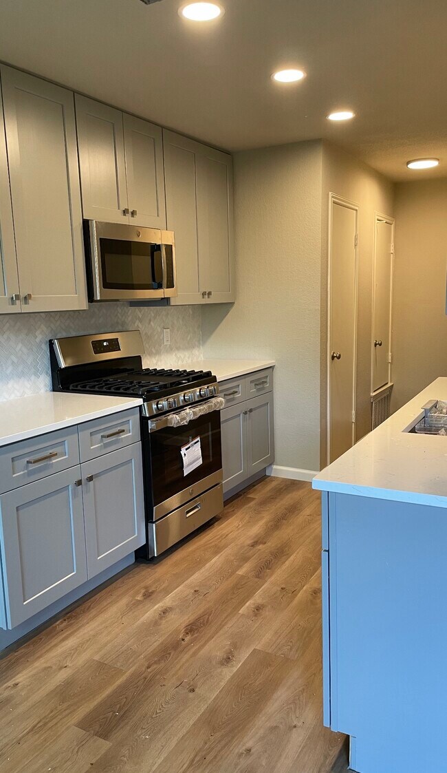 Building Photo - 3502 Larchmont Cove