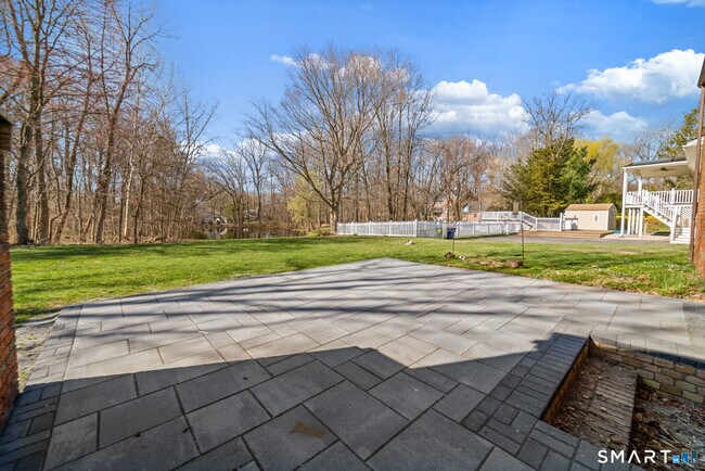 Building Photo - 141 Colony Ave