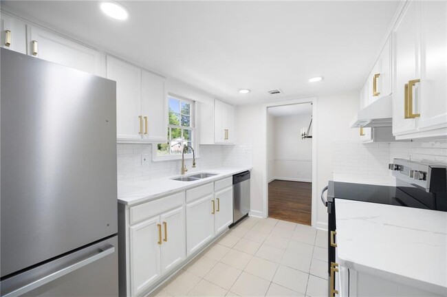Building Photo - 5231 Sunset Trail