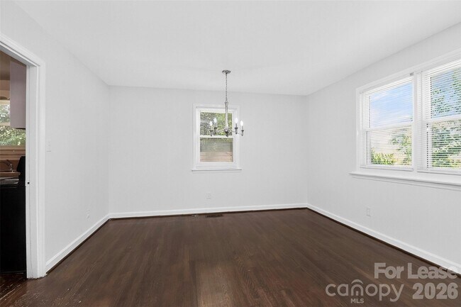 Building Photo - 4914 Unaka Ave