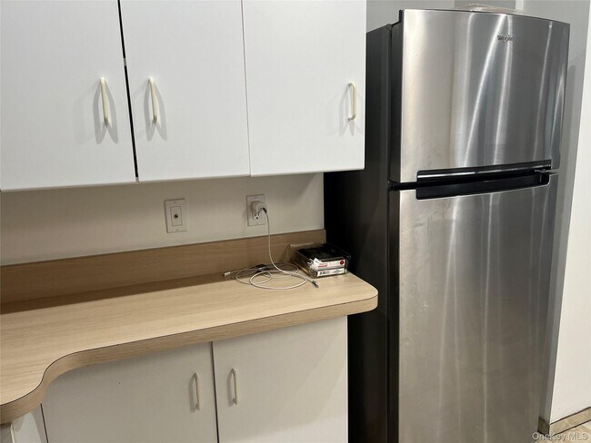 Building Photo - 35 Notre Dame Ave