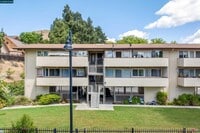 Building Photo - 2345 Paloma Ct