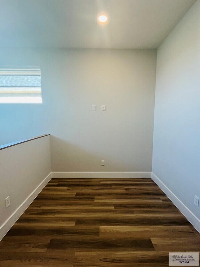 Building Photo - 4610 Juniper Cir