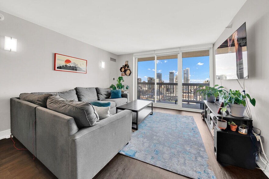 Building Photo - 545 N Dearborn St