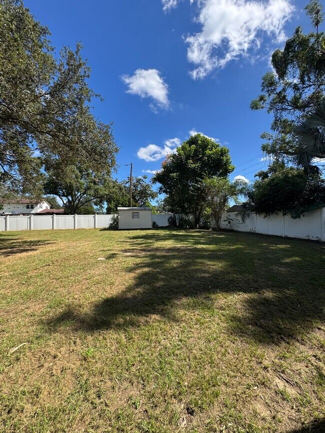 Building Photo - Charming 4 bedroom South Lakeland home with Mother-In-Law Suite!