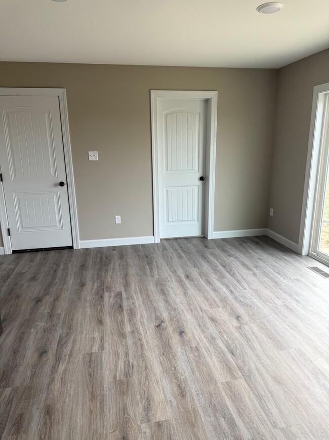 Building Photo - 243 Woodridge Dr