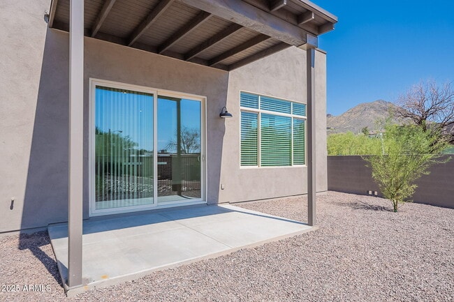 Building Photo - 6050 E Hidden Valley Dr