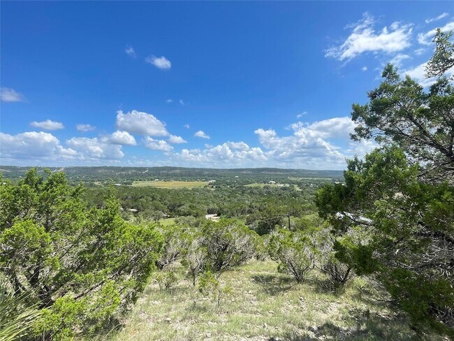Building Photo - 919 Little Ranches Rd