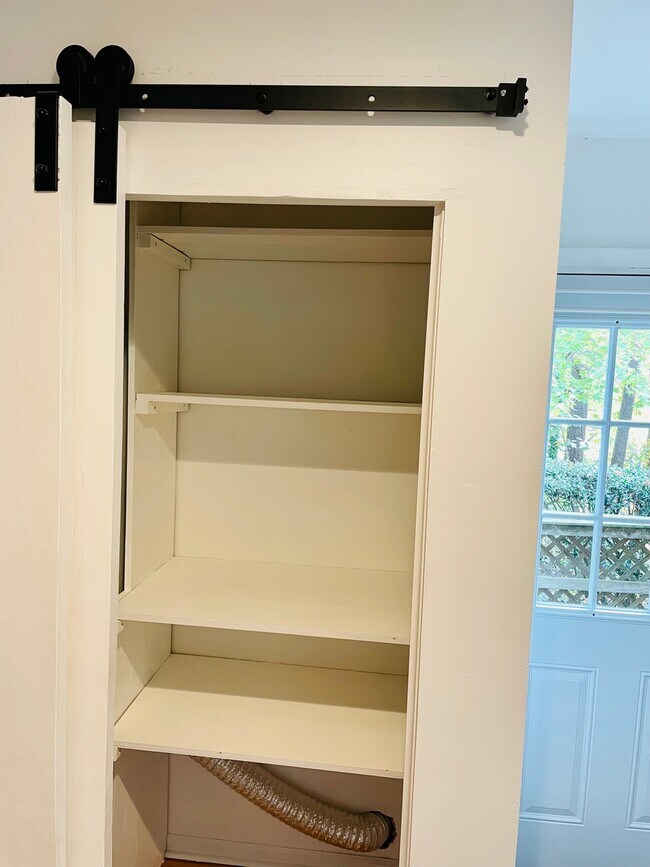 Building Photo - 122 Winners Cir