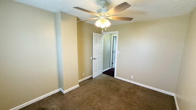 Building Photo - CENTER TOWNSHIP 3 BEDROOM HALF DUPLEX AVAILABLE NOW!