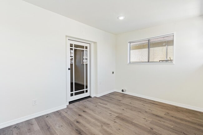 Building Photo - 208 13th St NW