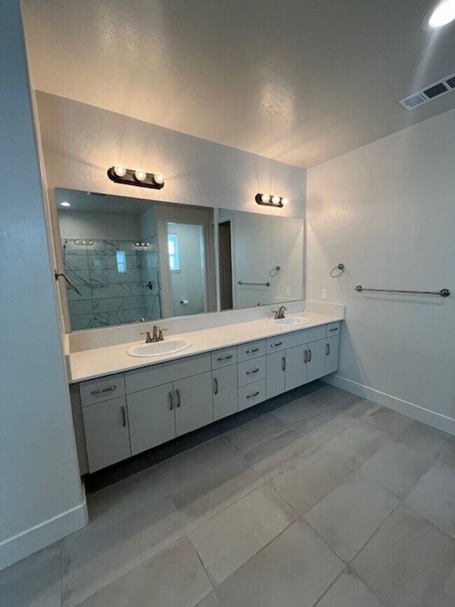 Building Photo - Coming Soon!