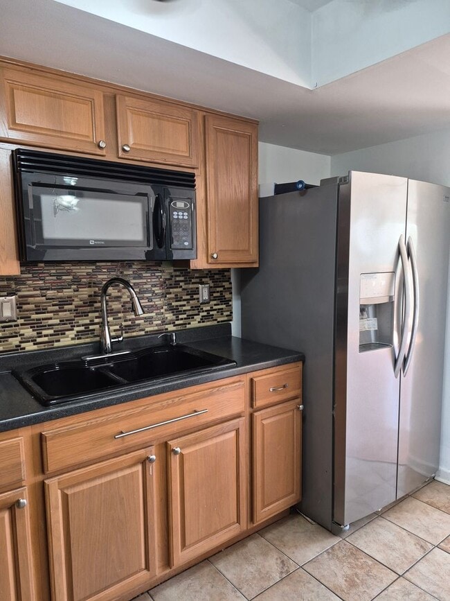 Building Photo - Greenbrier