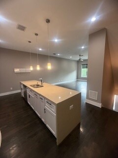 Building Photo - 3008 Zenia Dr