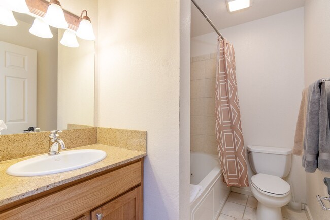Building Photo - San Mateo - Unit 70