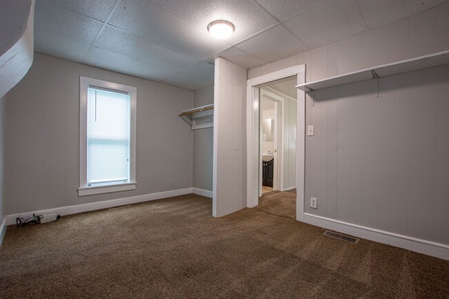 Building Photo - 1 Bedroom / 1 Bath Tiny House in Blair!