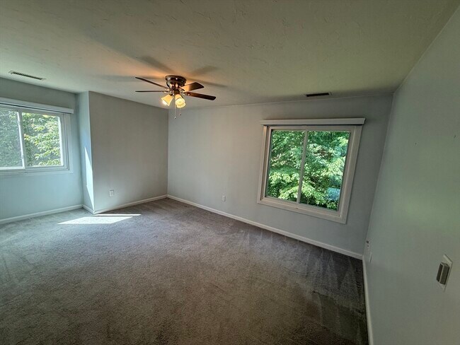 Building Photo - 330 Sunderland Rd