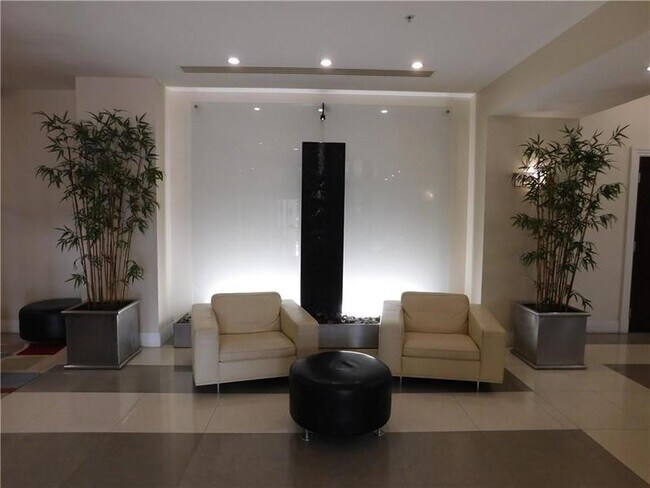 Building Photo - 3001 S Ocean Dr
