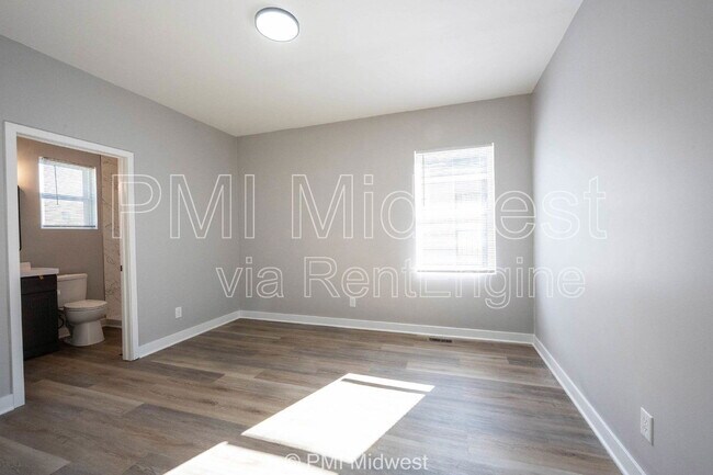 Building Photo - 1825 Montcalm St