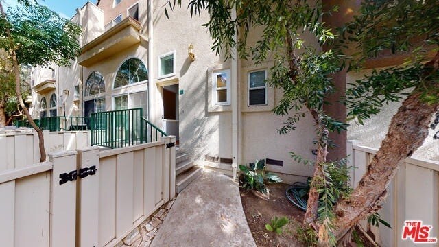 Building Photo - 5455 Sylmar Ave