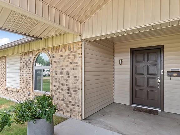 Building Photo - 2829 Elk Grove Rd