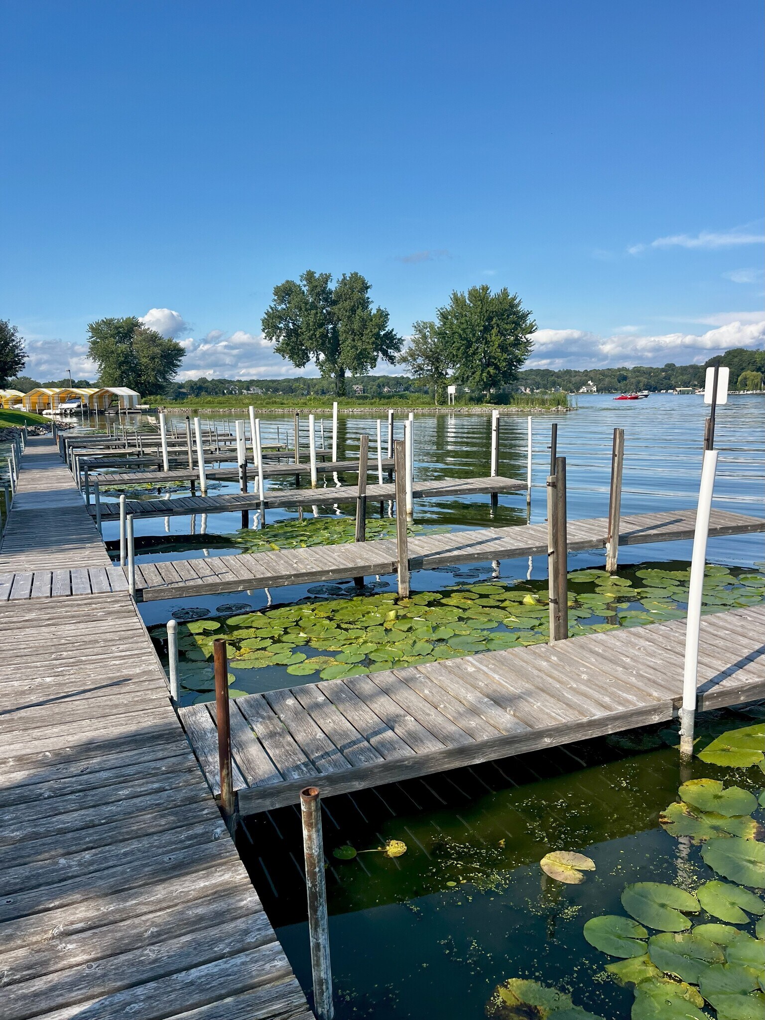 Visitor docks - 5420 Three Points Blvd