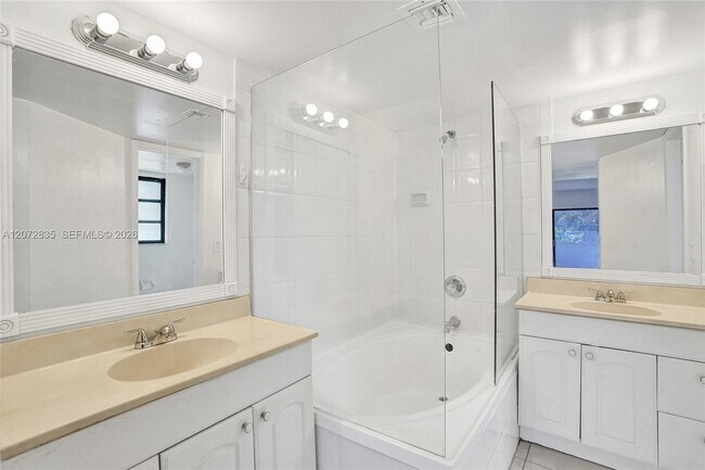 Building Photo - 5700 SW 127th Ave