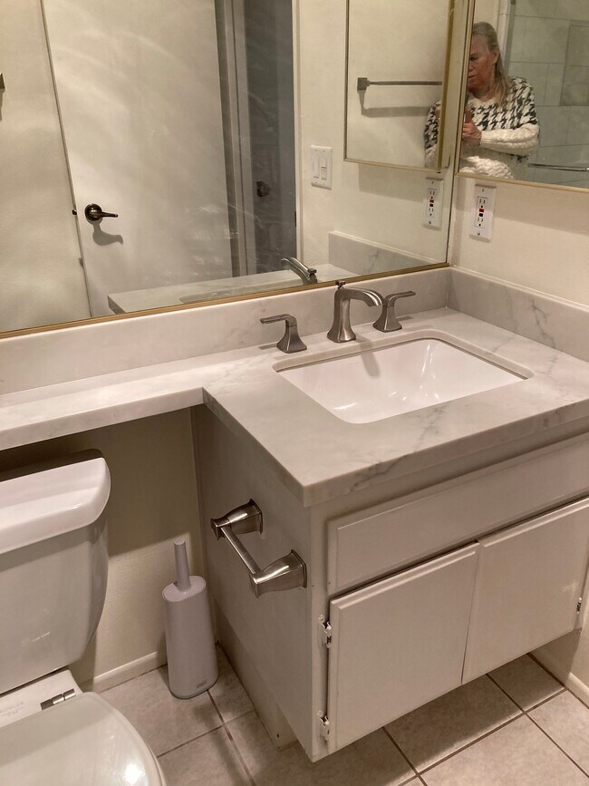 Building Photo - 21500 Califa St