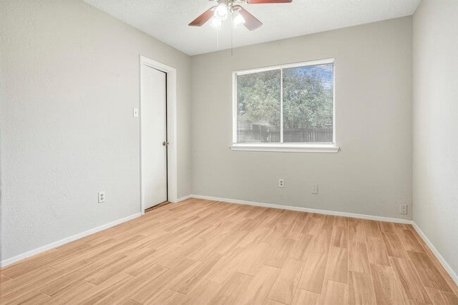 Building Photo - 7414 Broken Arrow St