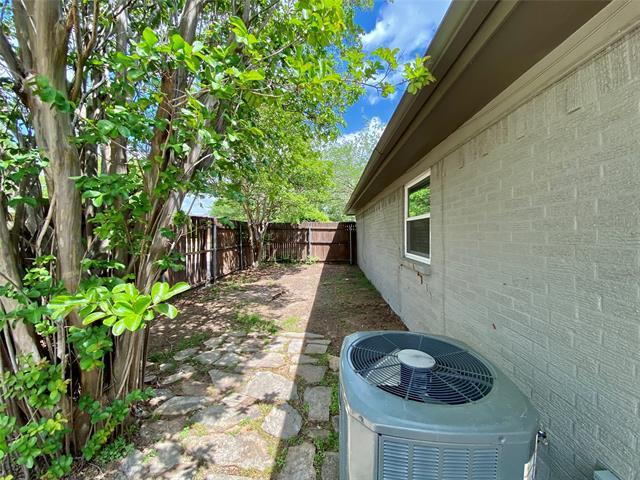 Building Photo - 801 Irwin Dr