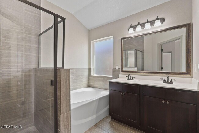Building Photo - 14916 Tierra Coruna Ave