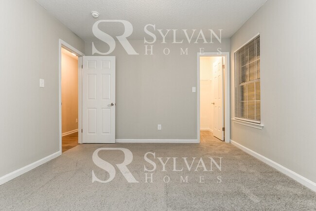 Building Photo - Lovely 3BR 1BA Home