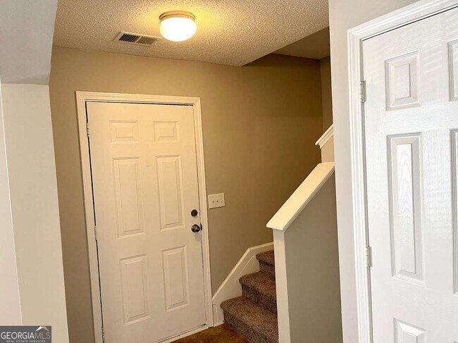 Building Photo - 7104 Merrywood Dr