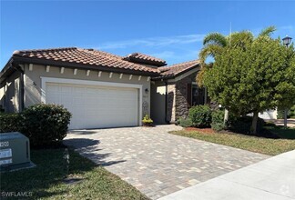 Building Photo - 9215 Shadow Oak Ln