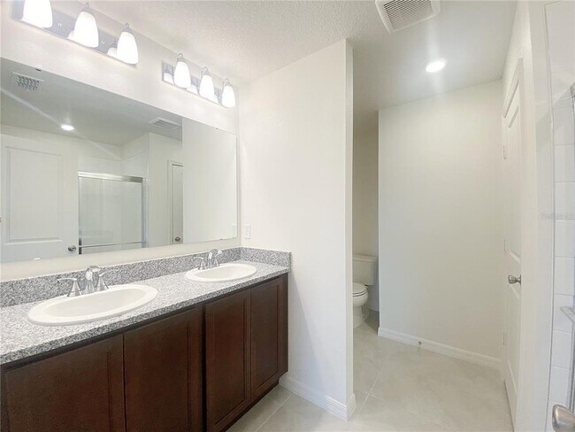Building Photo - 1580 Kayla Cir